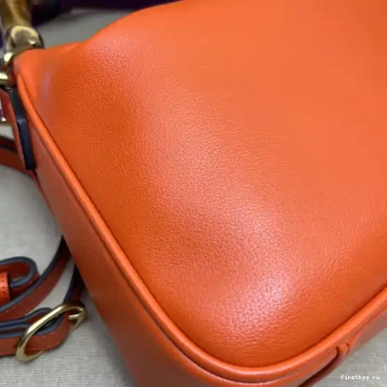 First bag ru Gucci small shoulder Diana bag 0501